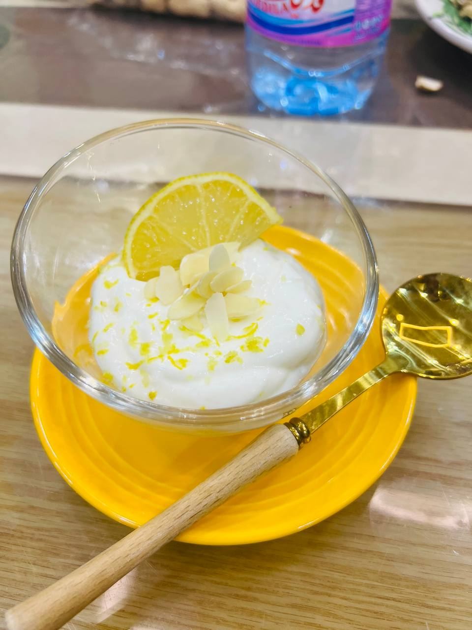 كريمة الليمون باللوز